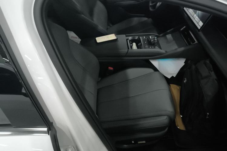 Used BYD Qin L 2025 DM-i Smart Drive 120KM Superior Model Right Front Seat