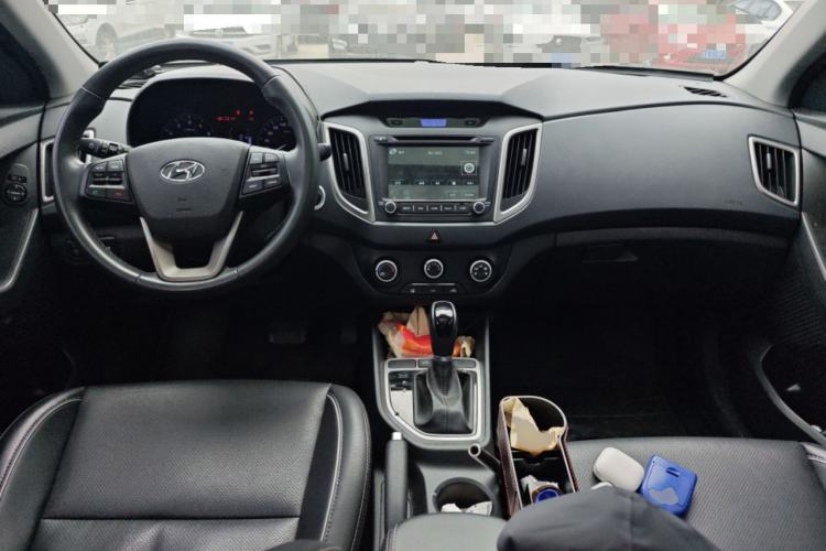 Used Hyundai ix25 2015 1.6L Automatic Two-Wheel Drive Smart GLS Trim Center Console