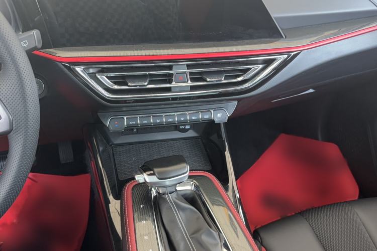 Used CHANGAN OSHAN X5 2021 1.5T DCT Prestige Edition Audio And AC Panel