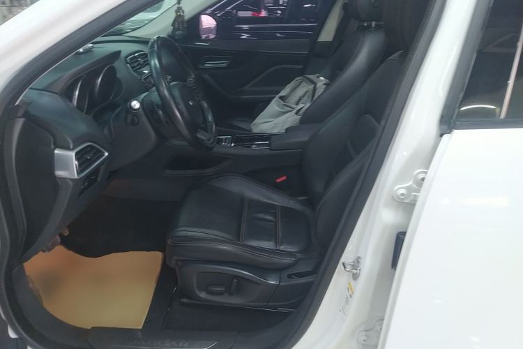 Used Jaguar F-PACE 2016 2.0T Two-Wheel Drive Urban Luxury Edition