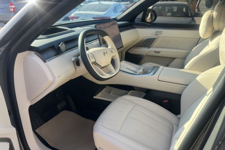 Used ONVO Luxeed L90 2025 Model—Ultra Six-Seater Version