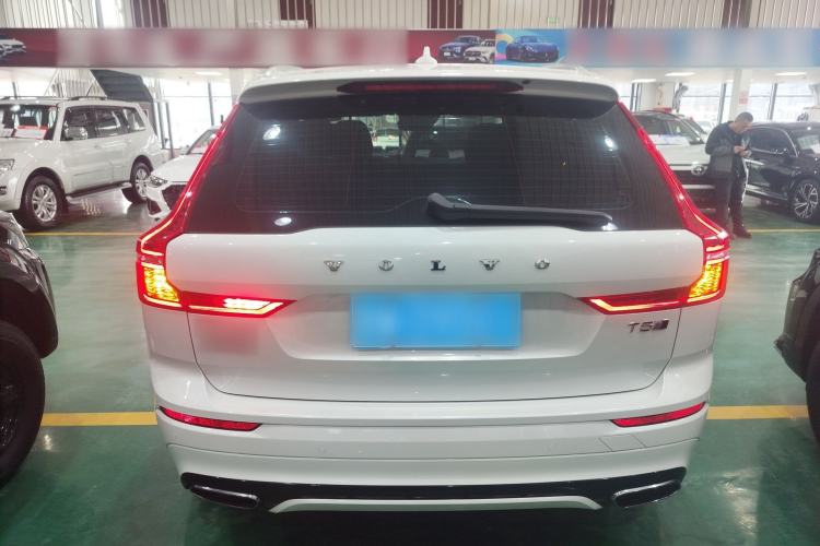 Used Volvo XC60 2019 T5 4x4 Smart & Dynamic Sport Edition China VI Standard