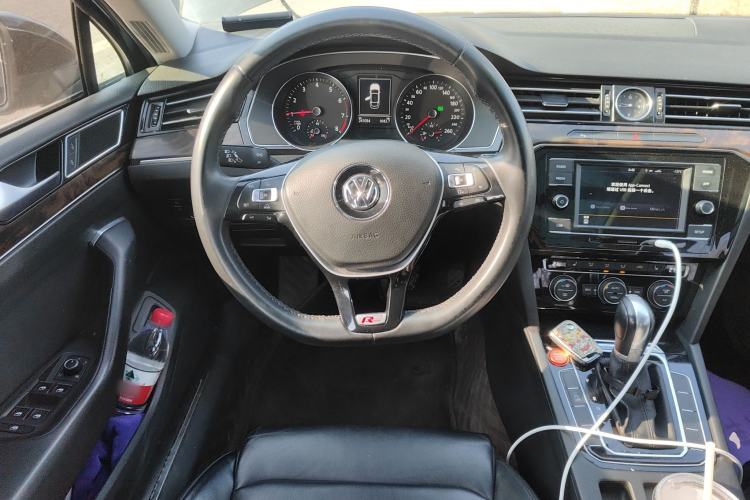Used Volkswagen Magotan 2018 Facelift 380TSI DSG Luxury Version Steering Wheel