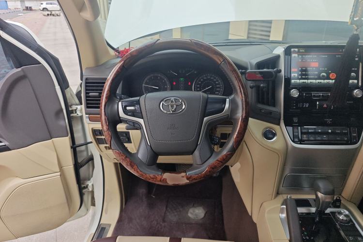 Used Toyota Land Cruiser 