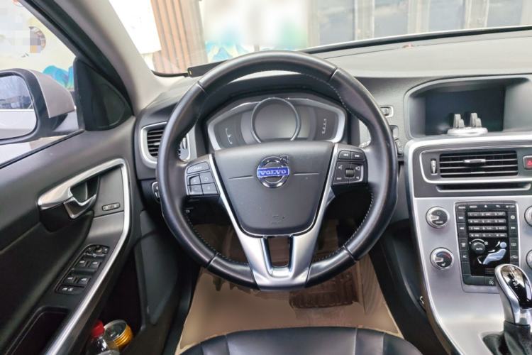 Used Volvo V60 2017 T5 Zhiyi Edition China V Standard