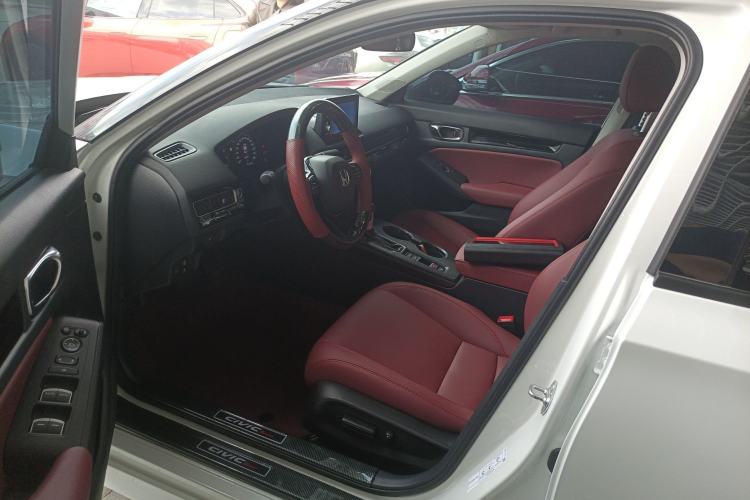 Used Honda Civic 2023 240TURBO CVT Dynamic · Center Stage Special Edition
