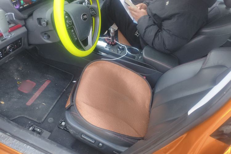 Used BYD Qin New Energy 2014 1.5T Cool Black Knight Flagship Model Left Front Seat