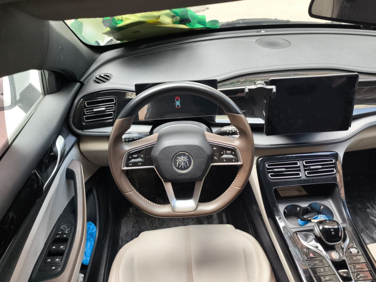 BYD Qin PLUS 2024 HONOR Edition DM-i 55KM Leading Model — снимка 10