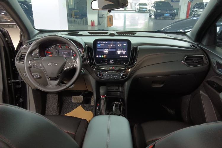 Used Chevrolet Equinox 2022 Mild Hybrid 550T RS Smart Boundary-Setting Edition Center Console