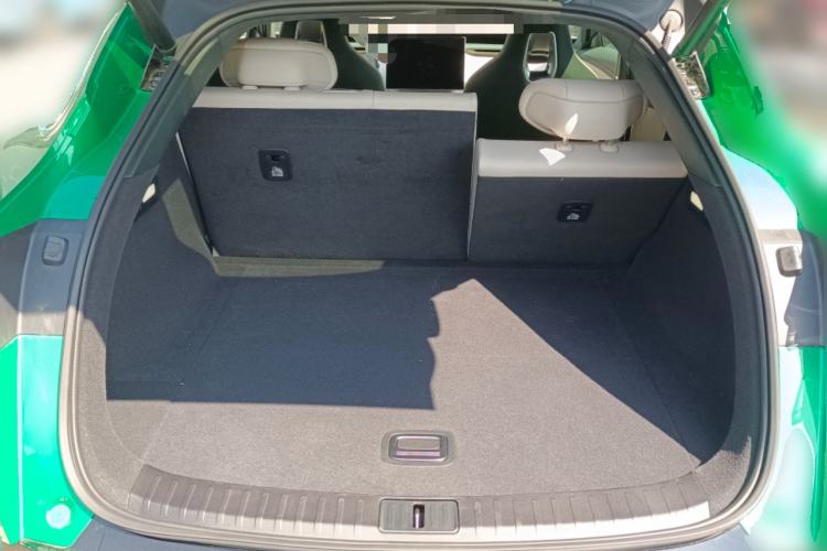 Used Xiaomi Auto YU7 2025 Ultra-Long Range High-Performance All-Wheel-Drive Max Edition Trunk