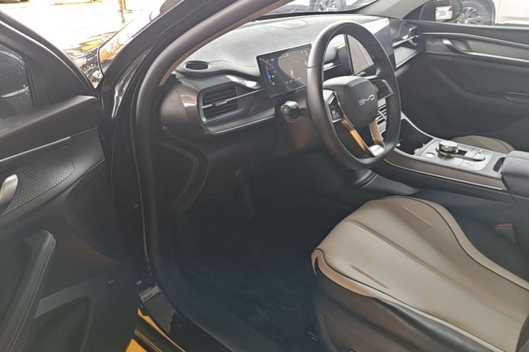 Used BYD Destroyer 05 2023 Champion Edition DM-i 120KM Prestige Model Driver Seat