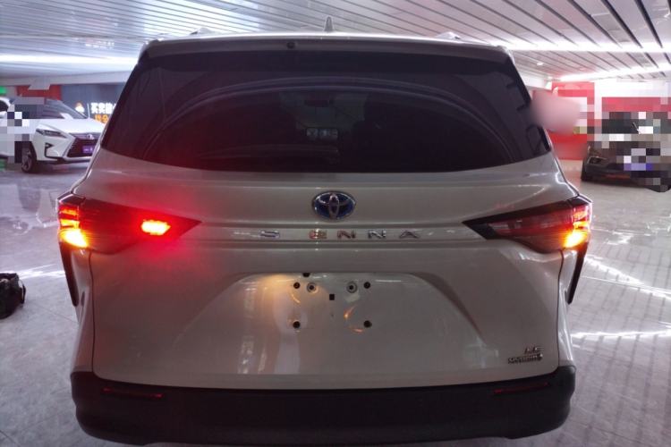 Used Toyota SIENNA 2023 2.5L Hybrid Comfort Edition Rear