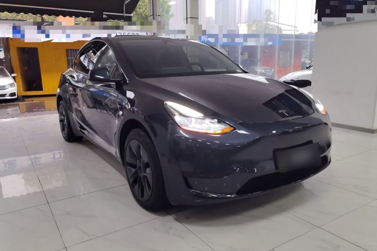 Used Tesla Model Y 2024 Rear-Wheel-Drive Version Front Right 45 Deg