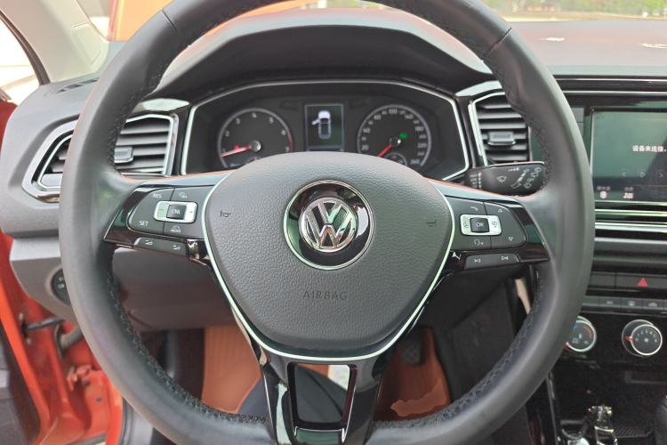 Used Volkswagen T-ROC 2019 280TSI DSG Two-Wheel Drive Comfort Version China VI Standard
