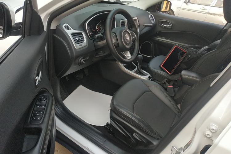 Used Jeep Compass 2019 220T Automatic Enjoyment Version
