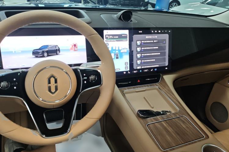 Used Hima AITO M8 2025 Extended-Range Max+ Version 53.4 kWh 6-Seater Edition Center Console