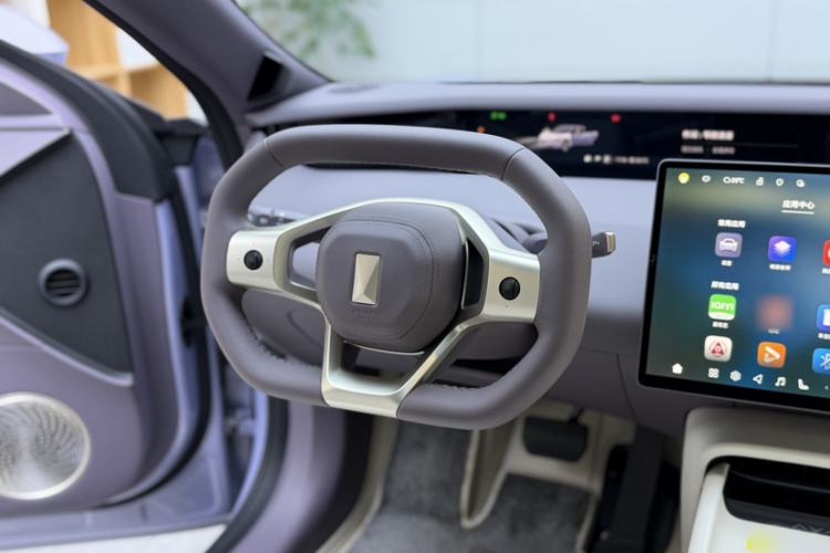 Used Avatr 06 2025 Pro Range-Extended Edition Interior 11