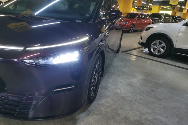 Used XPeng X9 2025 740 Ultra-Long Range Max