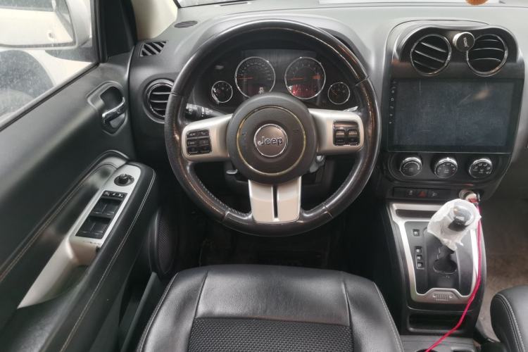 Used Jeep Compass 2014 2.4L four-wheel drive sport version