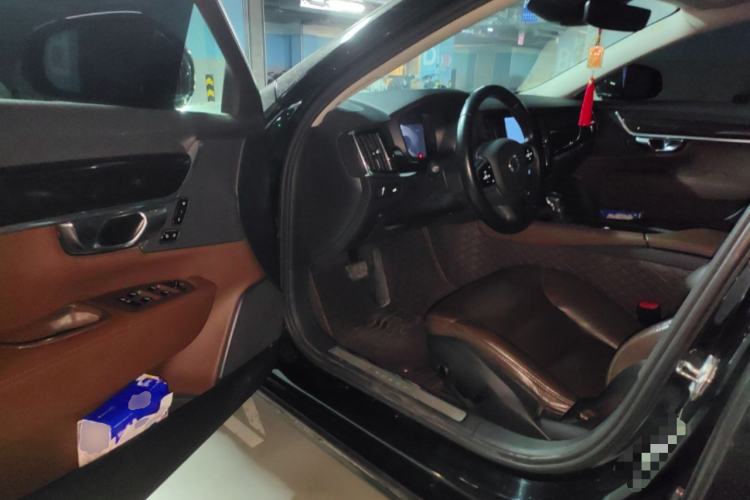 Used Volvo S90 2017 T4 Zhiyuan Edition
