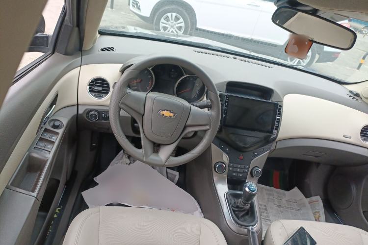 Used Chevrolet Cruze 2015 1.5L Classic SL MT Steering Wheel