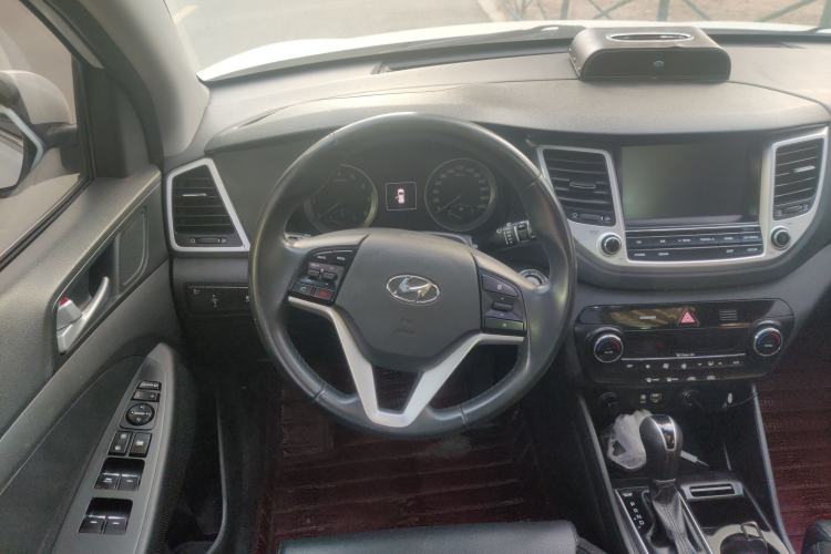 Used Hyundai Tucson 2015 1.6T Dual-Clutch Two-Wheel-Drive Leading Model