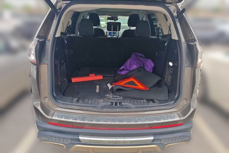 Used Ford Edge 2015 2.0T GTDi Four-Wheel Drive Prestige Model Trunk