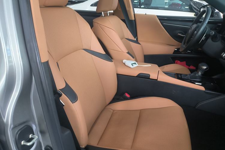 Used Lexus ES 2023 200 Excellence Edition Right Front Seat