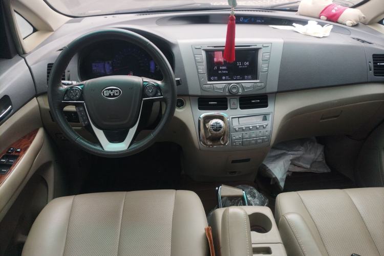 Used BYD M6 2013 2.4L Manual Luxury Model