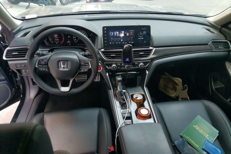 Used Honda Accord 2022 260TURBO Phantom Night · Prestige Edition Center Console