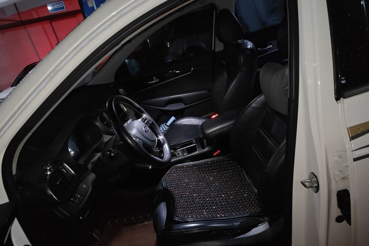 Used Kia Sorento 2018 Sorento L 2.0T Diesel 2WD Luxury Edition 7 Seats Left Front Seat