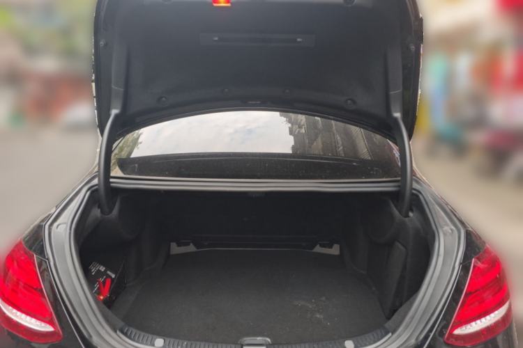 Used Mercedes-Benz E-Class 2019 E 300 L Sporty and Stylish Model
