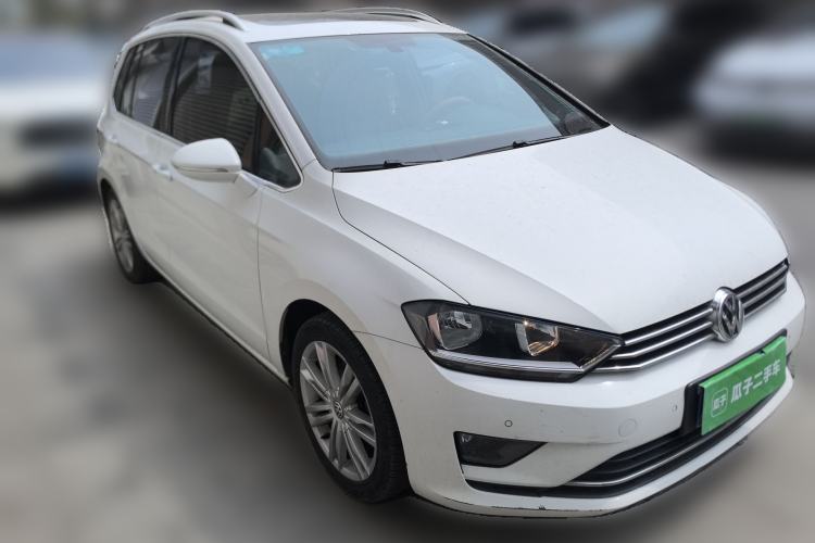 Used Volkswagen Golf Sportsvan 2016 280TSI Automatic Luxury Model Front Right 45 Deg