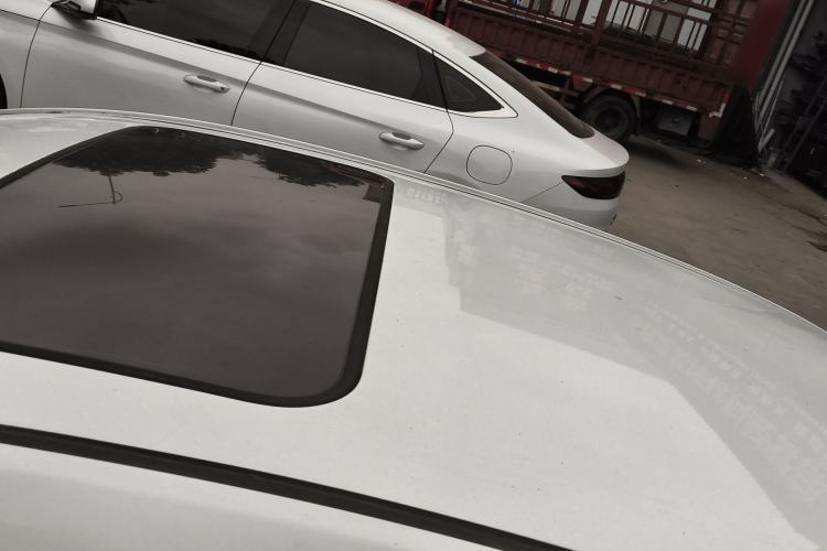 Used Geely Auto Emgrand 2016 Sedan 1.5L Manual Upward Edition Roof