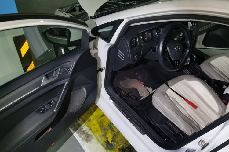 Used Volkswagen Golf 2016 230TSI Automatic Comfort Version Driver Seat