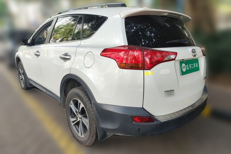 Used Toyota RAV4 2015 2.0L CVT Two-Wheel Drive Fashion Edition