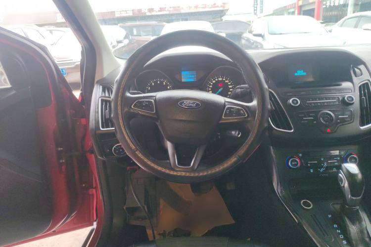 Used Ford Focus 2015 Hatchback 1.6L Automatic Fashion Edition