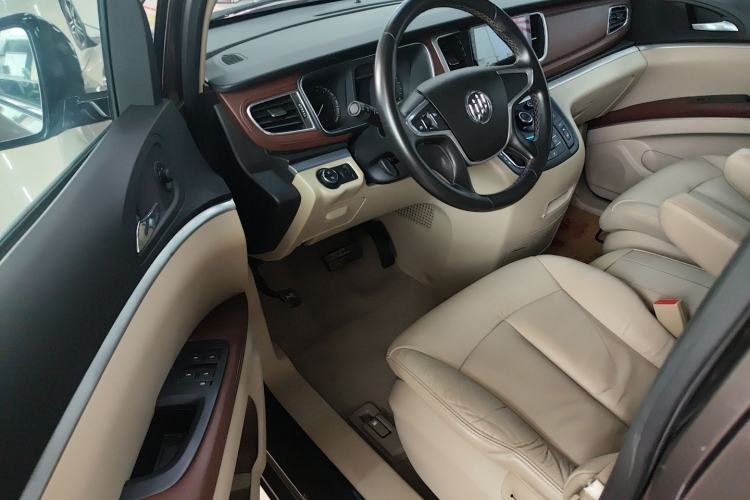 Used Buick GL8 2015 2.4L Luxury Business Premium Edition Driver Seat