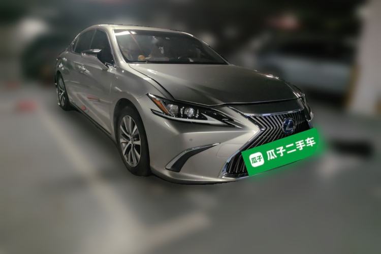 Used Lexus ES 2020 300h Premier Edition