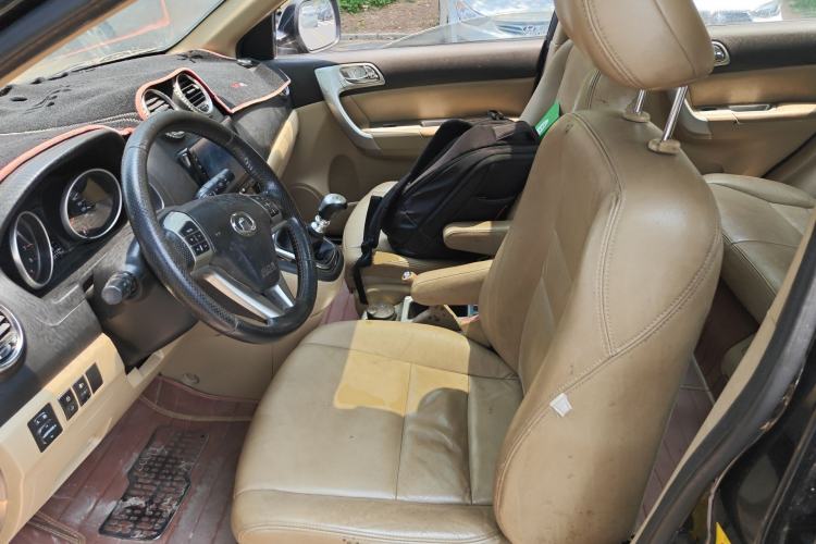 Used Haval H6 2013 Upgraded Model 1.5T Manual Two-Wheel Drive Urban Version Left Front Seat