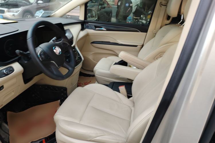 Used Buick GL8 2022 ES Landtrek 653T Luxury Edition