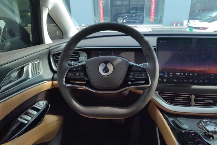 Used Denza D9 2024 DM-i 980 Four-Wheel Drive Prestige Model
