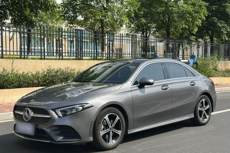 Used Mercedes-Benz A-Class 2022 Revised Version A 200 L Sport Sedan Fashionable Style