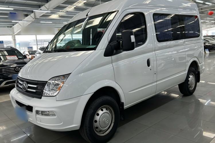 Used SAIC MAXUS Xintu V80 2023 2.0T Manual Classic Aoyuntong Short Wheelbase Mid-Roof 7/8/9-Seater