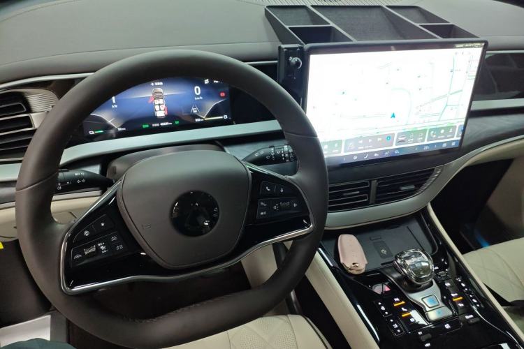 Used Denza D9 2024 DM-i 1050 Luxury Model