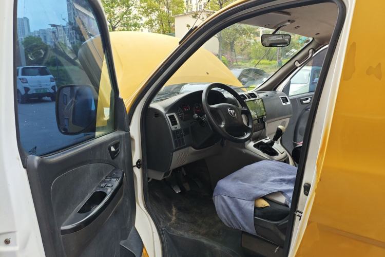 Used Foton Scenic G5 2021 2.0L Gasoline Commercial Version 6-Seater Multi-Purpose Passenger Vehicle 1TZS Driver Seat