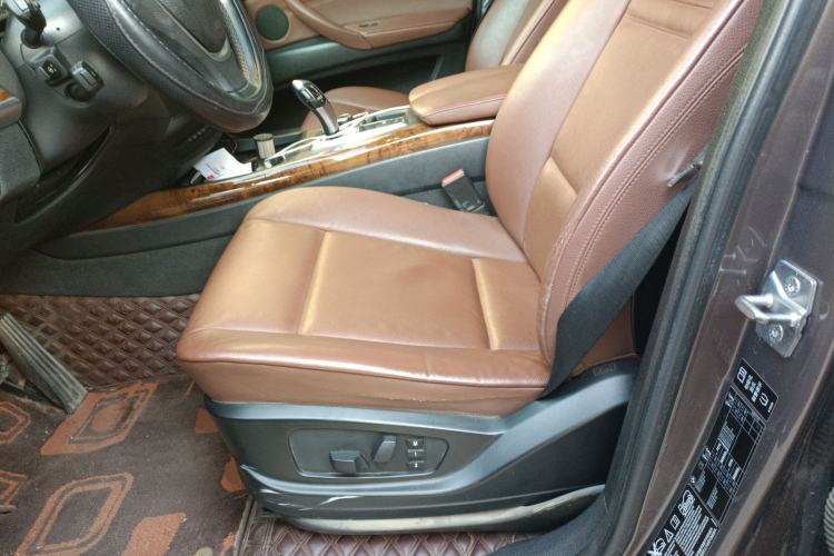 Used BMW X5 2011 xDrive35i Luxury Model
