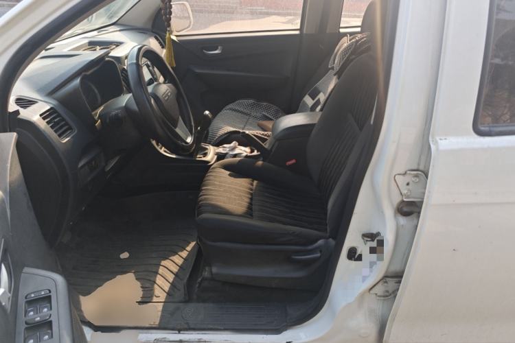 Used Isuzu JLM 2016 2.8T Two-Wheel Drive Luxury Version JE493ZLQ4CA Left Front Seat