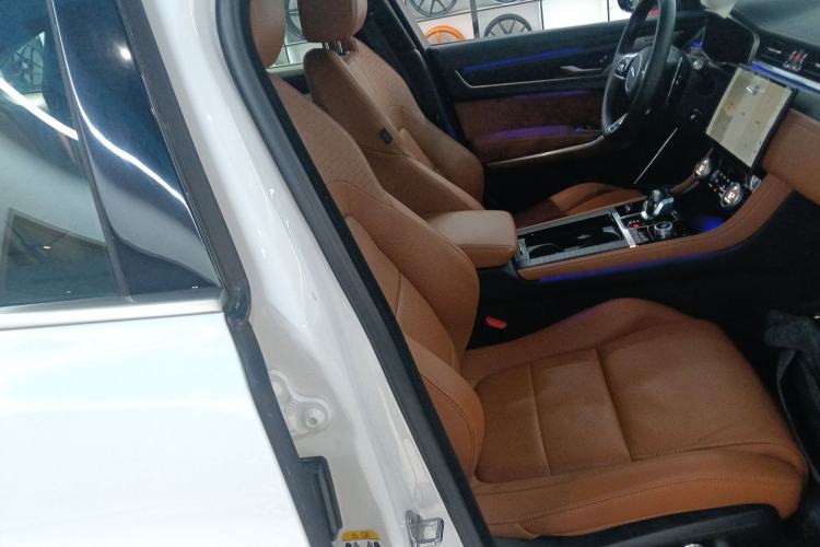 Used Jaguar XFL 2024 2.0T P300 Four-Wheel Drive Flagship Sport Gold Edition
