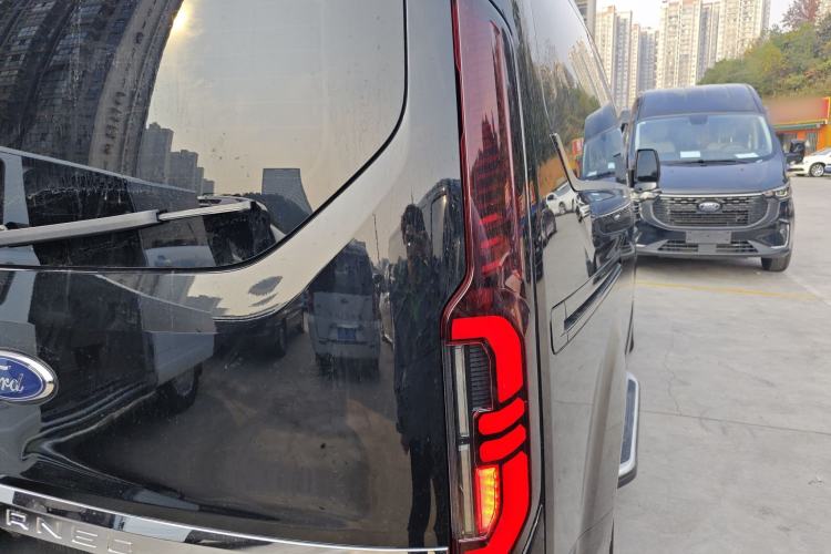 Used Ford Tourneo Custom 2023 2.0T Automatic Comfort Edition
